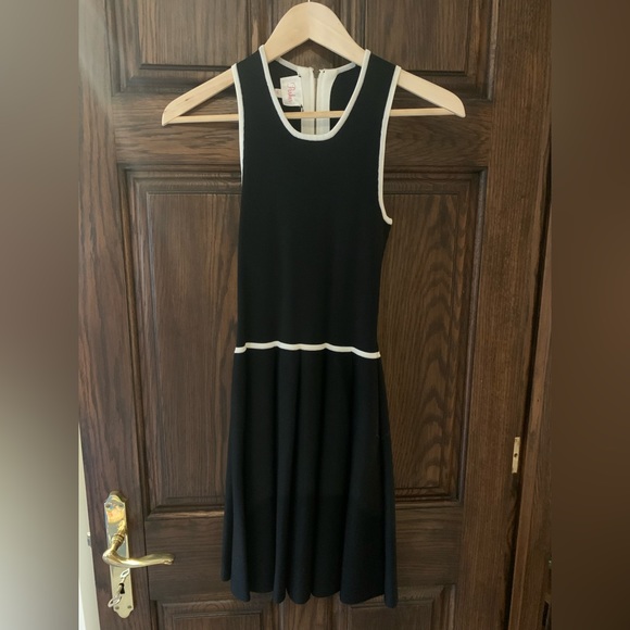 Parker Stretch Black and White Dress - Picture 1 of 4